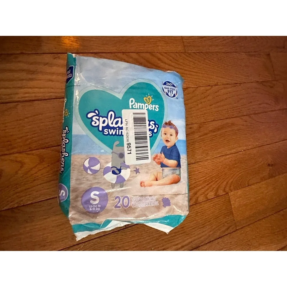 New pampers splashers Swim Diapers Small  20 pack